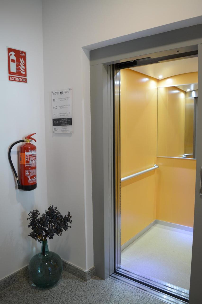 Hotel Mica Palas de Rei Ngoại thất bức ảnh